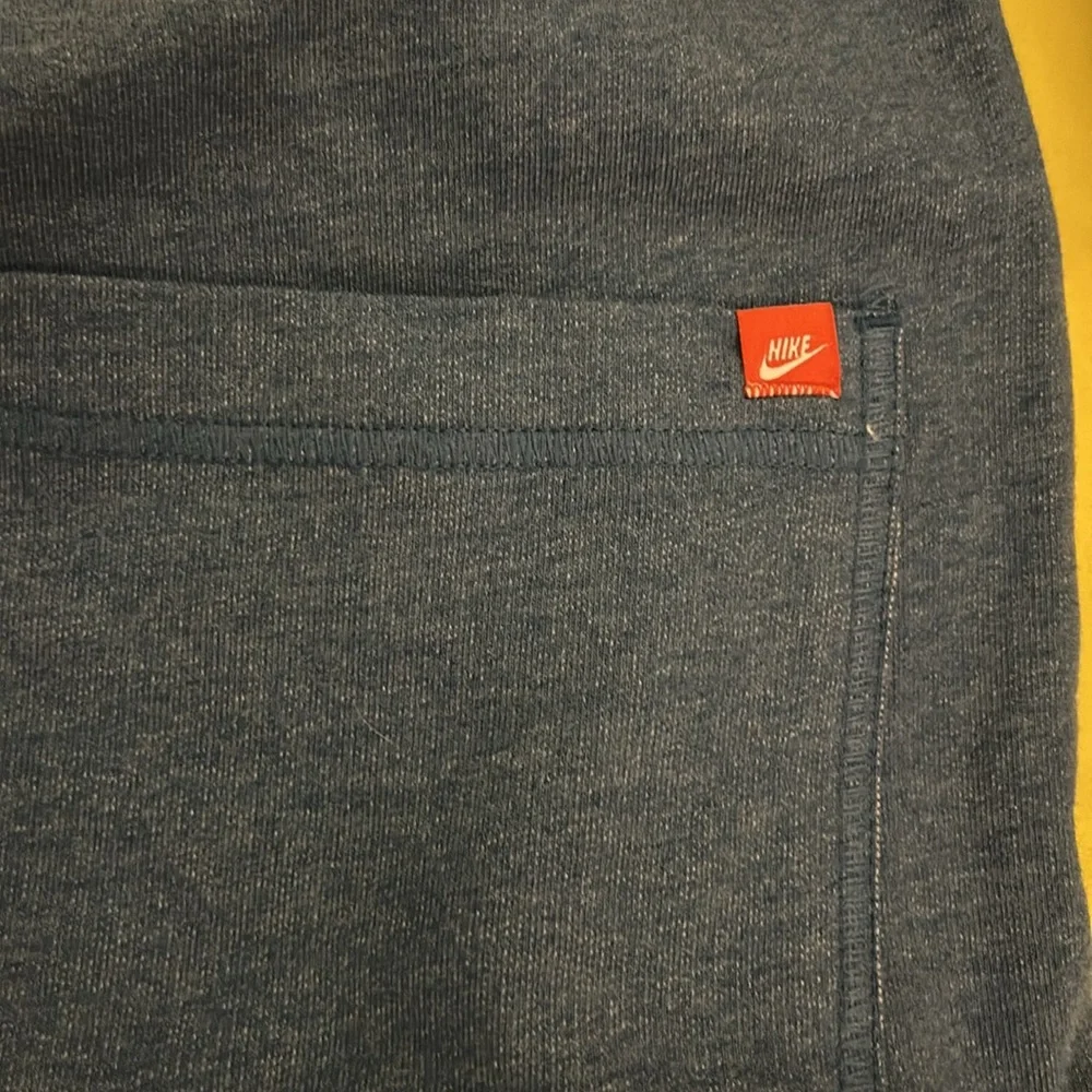 Nike shorts size M - Picture 3 of 4